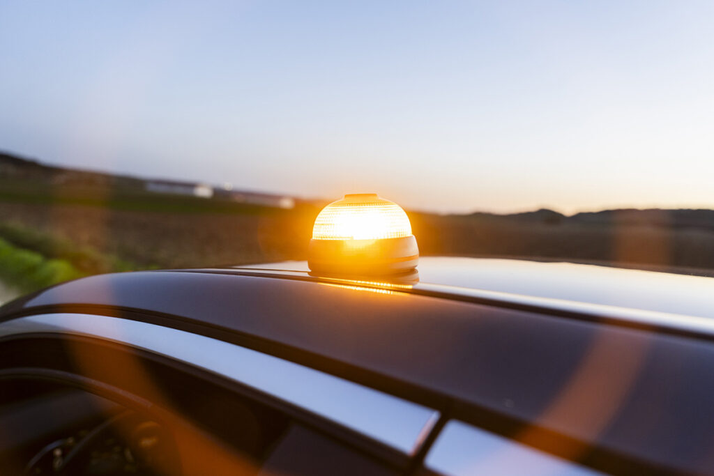 Die Bedeutung der Warnleuchte V16 für die Verkehrssicherheit und wann sie eingesetzt werden sollte